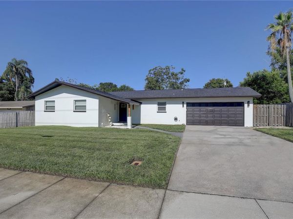 912 S HIGHLAND AVENUE, CLEARWATER, FL 33756