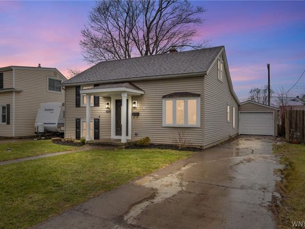 5032 Morgan Parkway , Hamburg, NY 14075