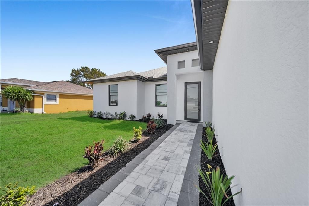 921 Chiquita Blvd N, Cape Coral, FL 33993 Photo