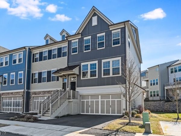 14 Marigold Ct, Warren, NJ 07059