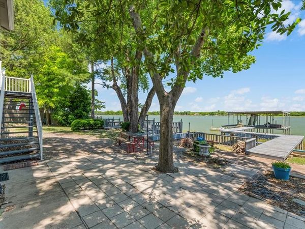 1128 W Lake Drive, Weatherford, TX 76087