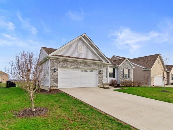 159 Chestnut Commons Drive, Commercial Point, OH 43116