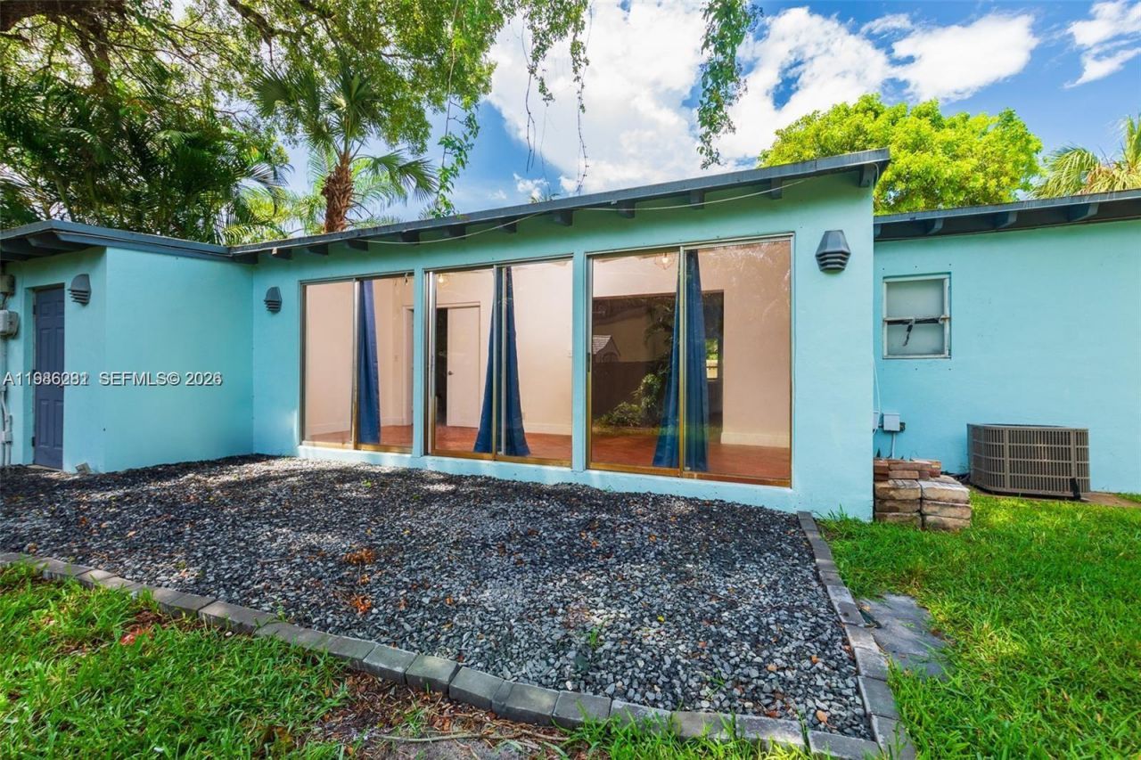 1716 SW 12th Ct, Fort Lauderdale, FL 33312 Photo