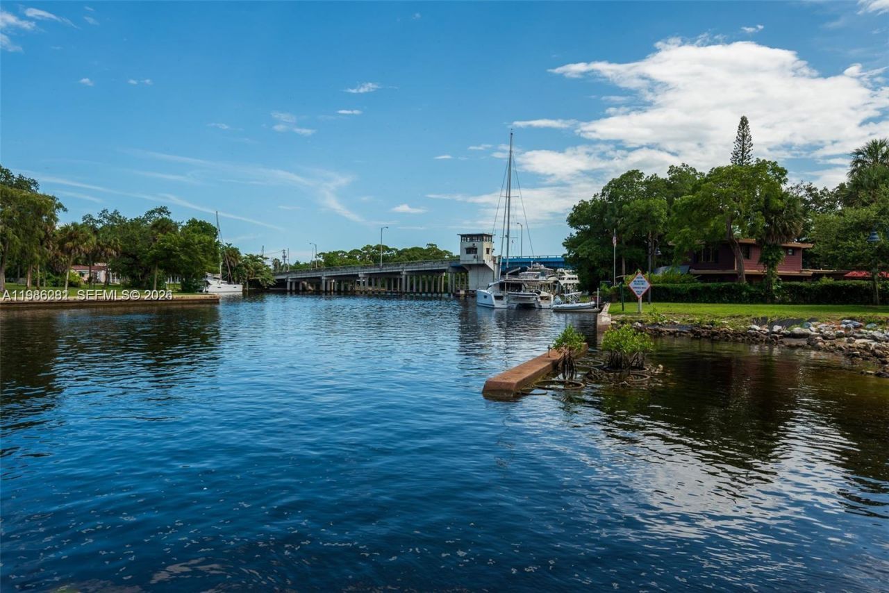 1716 SW 12th Ct, Fort Lauderdale, FL 33312 Photo