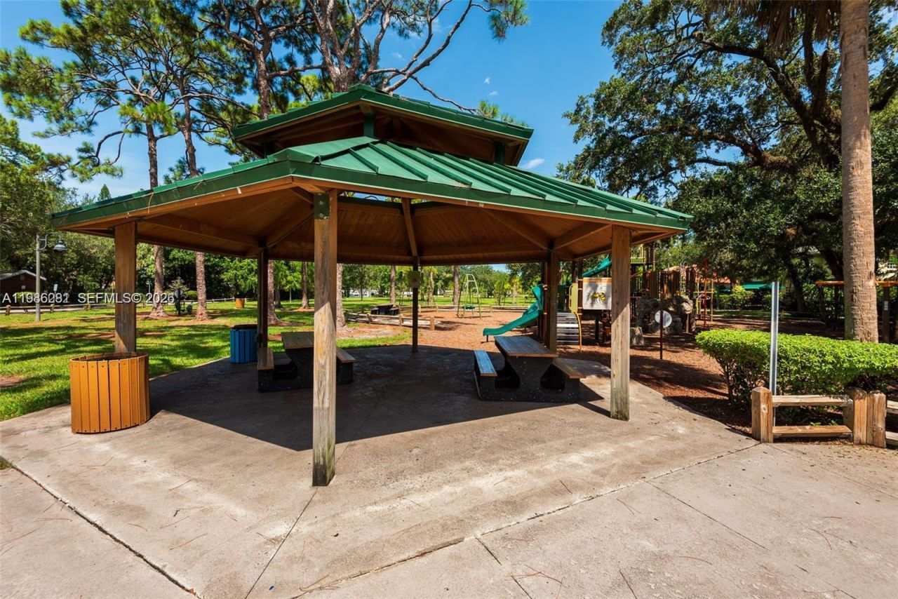 1716 SW 12th Ct, Fort Lauderdale, FL 33312 Photo