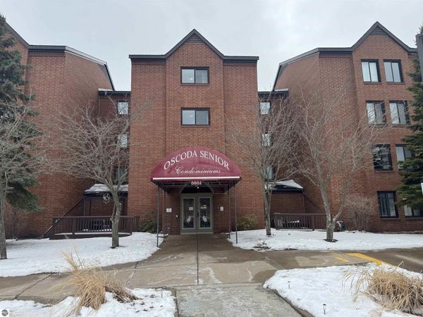 5951 Skeel Avenue N, Unit 306, Oscoda, MI 48750