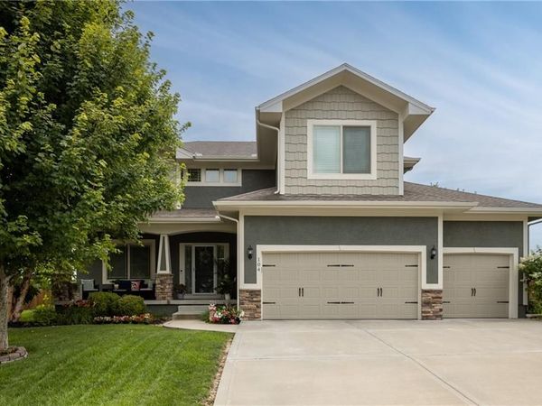 104 SW Greenbriar Drive, Blue Springs, MO 64064