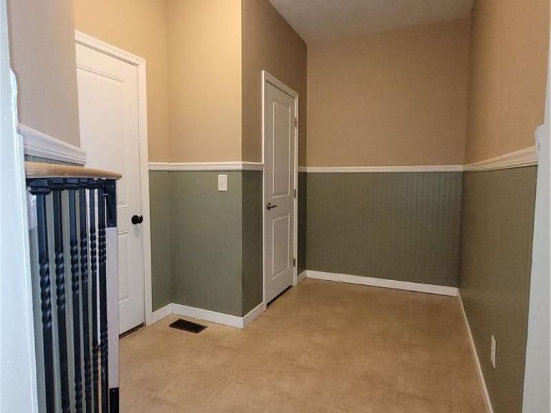 525 Recess Drive, Riverside, OH 45404 Photo 8