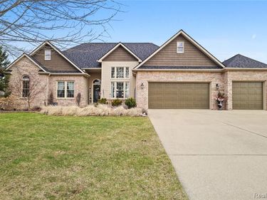 6415 Wailea Court, Grand Blanc Twp, MI 48439