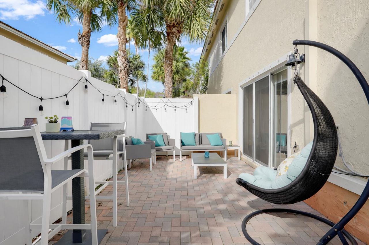 2221 NW 171st Terrace, Unit -, Pembroke Pines, FL 33028 Photo