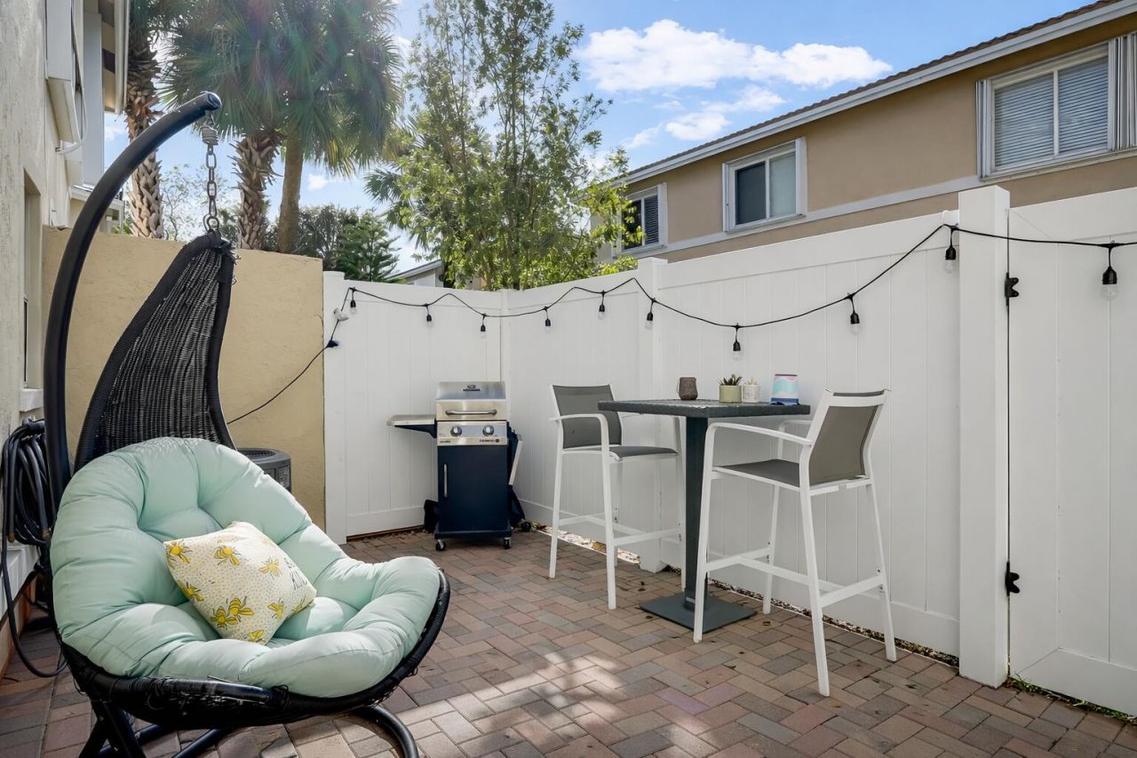 2221 NW 171st Terrace, Unit -, Pembroke Pines, FL 33028 Photo