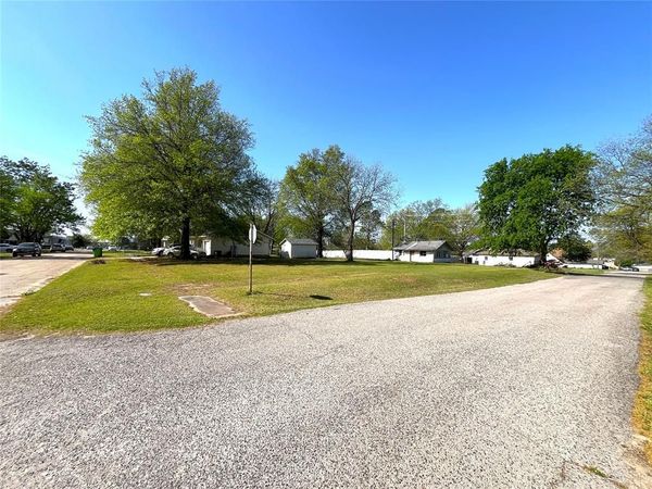 821 Brunson Avenue, Prague, OK 74864