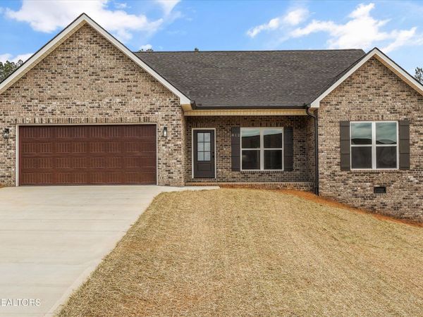 812 Pinebrooke Drive, Maryville, TN 37801