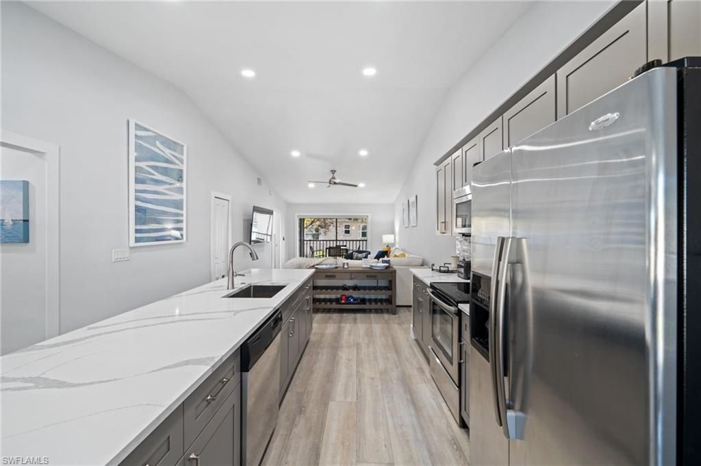 822 Gulf Pavilion Dr, Unit 201, Naples, FL 34108 Photo