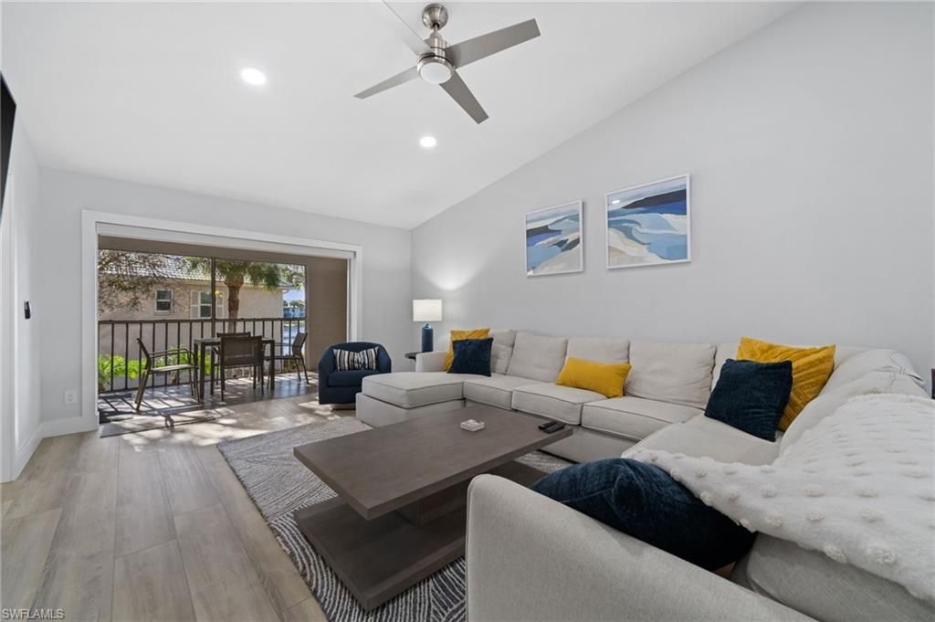 822 Gulf Pavilion Dr, Unit 201, Naples, FL 34108 Photo