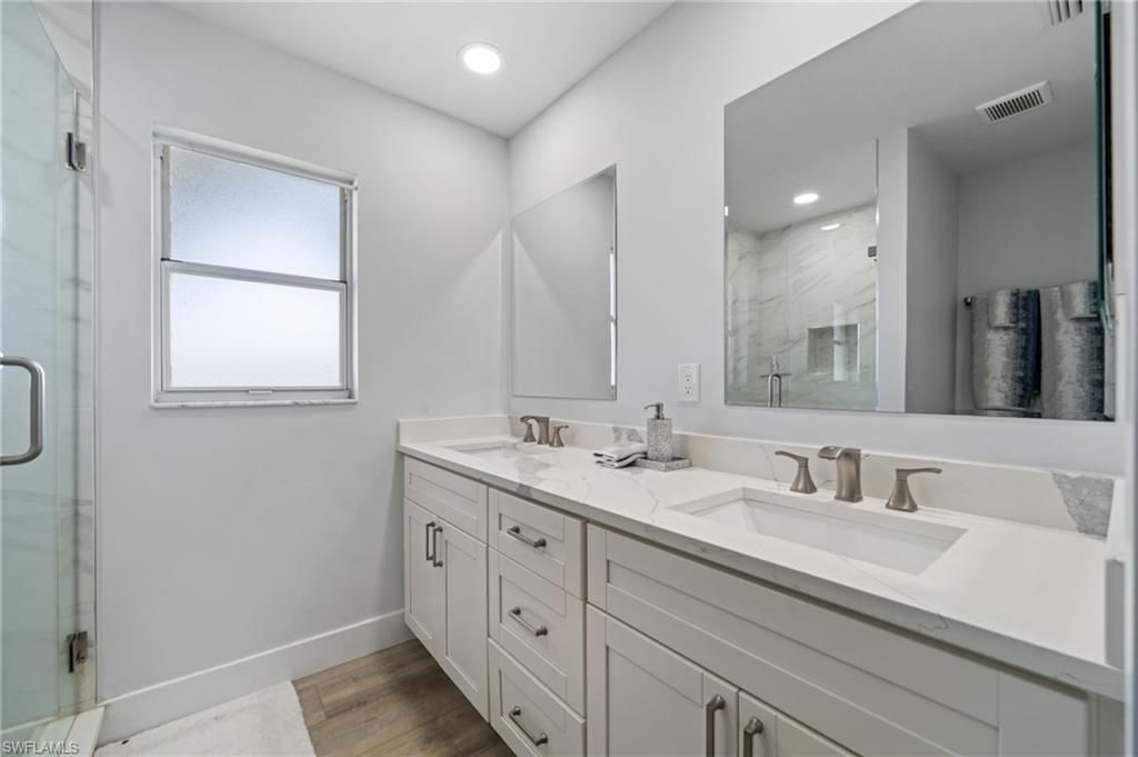 822 Gulf Pavilion Dr, Unit 201, Naples, FL 34108 Photo
