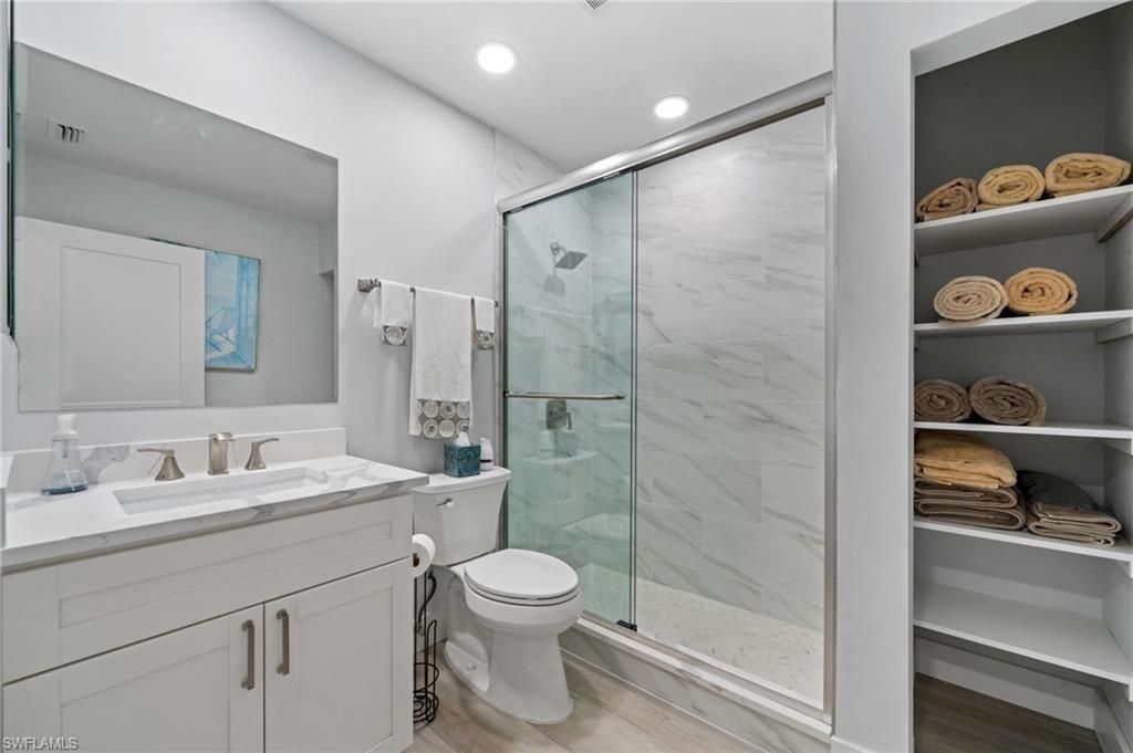 822 Gulf Pavilion Dr, Unit 201, Naples, FL 34108 Photo
