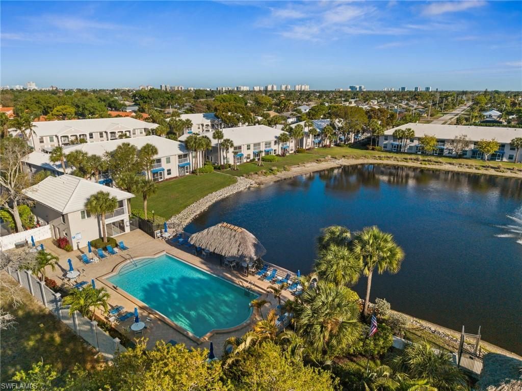 822 Gulf Pavilion Dr, Unit 201, Naples, FL 34108 Photo