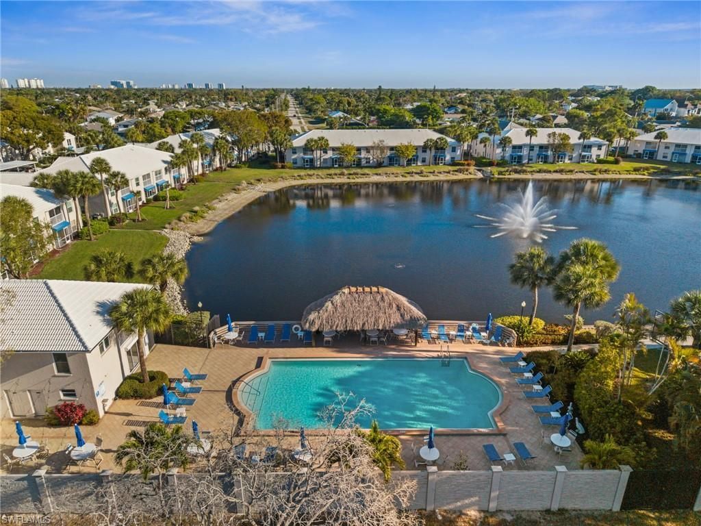 822 Gulf Pavilion Dr, Unit 201, Naples, FL 34108 Photo