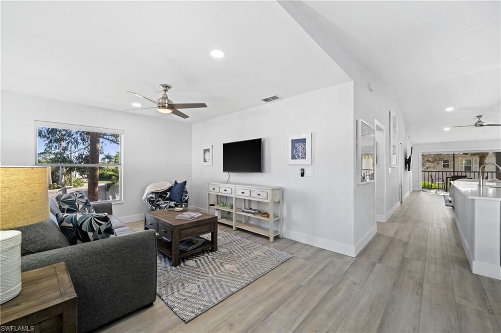 822 Gulf Pavilion Dr, Unit 201, Naples, FL 34108 Photo