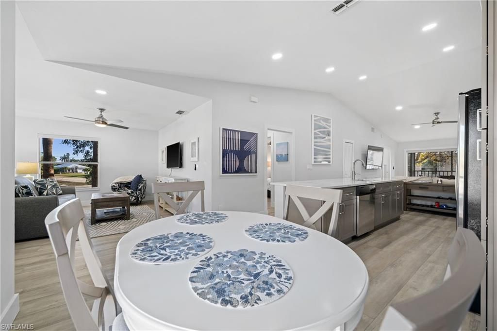 822 Gulf Pavilion Dr, Unit 201, Naples, FL 34108 Photo