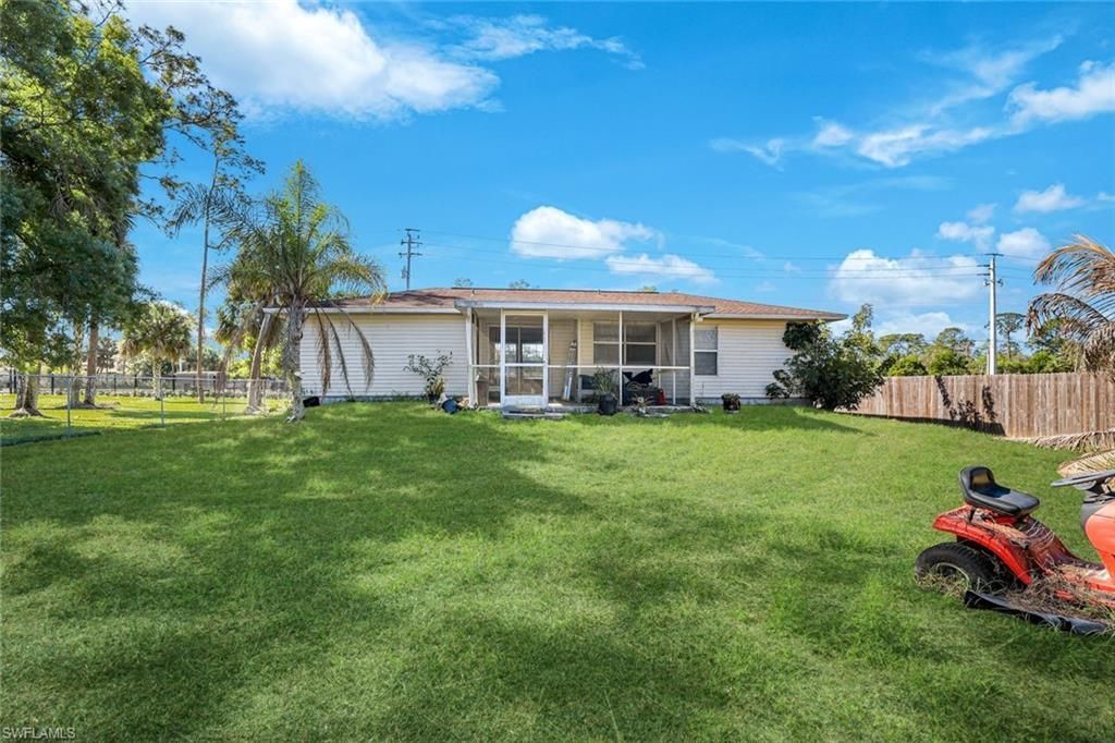 343 Golden Gate Blvd E, Naples, FL 34120 Photo