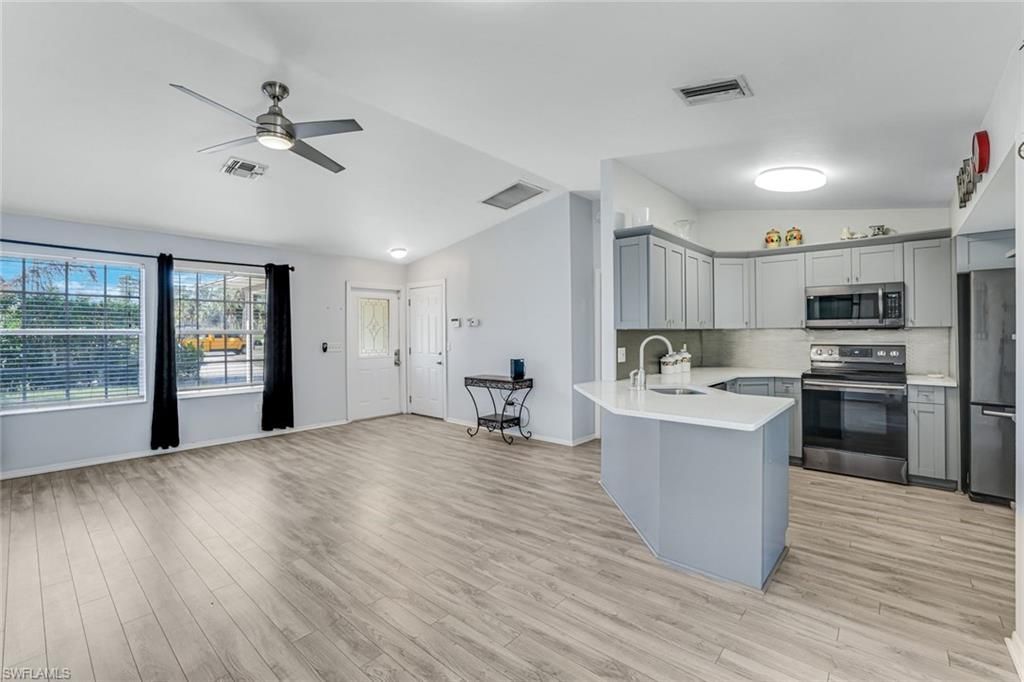 343 Golden Gate Blvd E, Naples, FL 34120 Photo