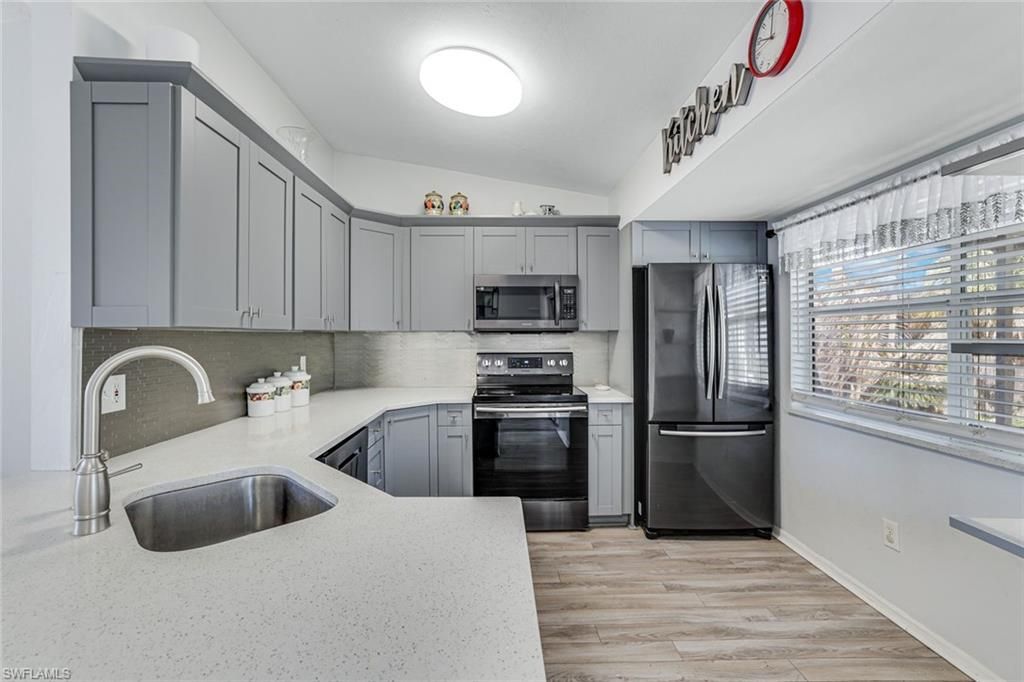 343 Golden Gate Blvd E, Naples, FL 34120 Photo