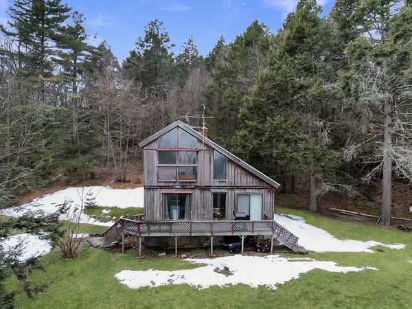 946 Huckle Hill Road, Vernon, VT 05354