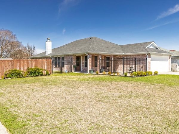108 RED CLOUD Drive, Greenville, TX 75402