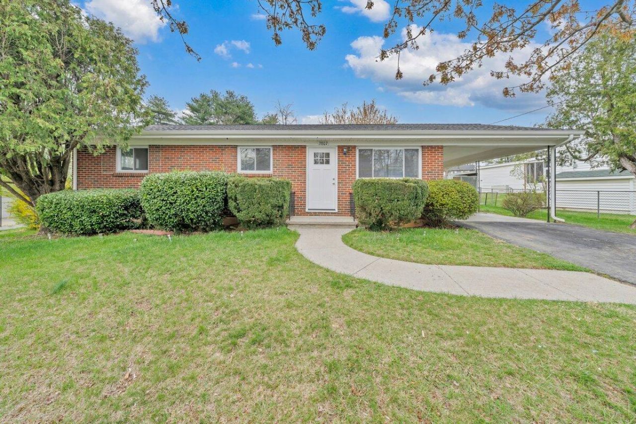 3807 Troutland Ave Nw, Roanoke, VA 24017 Main Photo