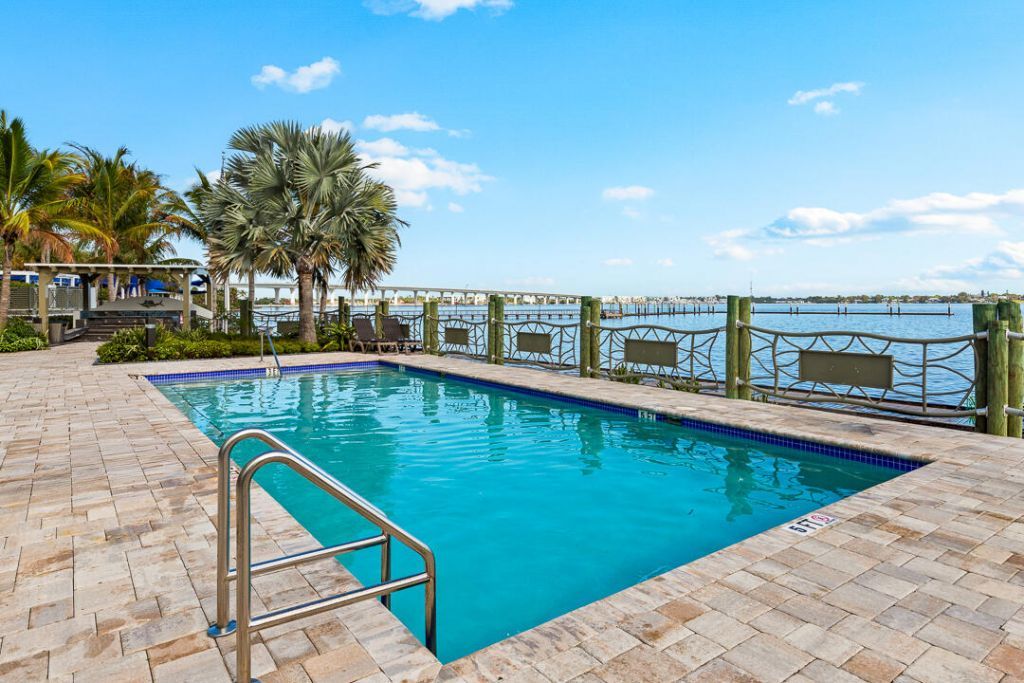 41 SW Seminole Street, Unit 307, Stuart, FL 34994 Photo