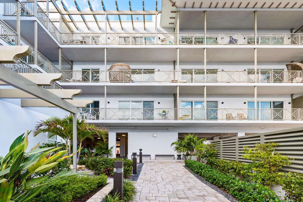 41 SW Seminole Street, Unit 307, Stuart, FL 34994 Photo