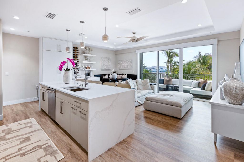 41 SW Seminole Street, Unit 307, Stuart, FL 34994 Photo