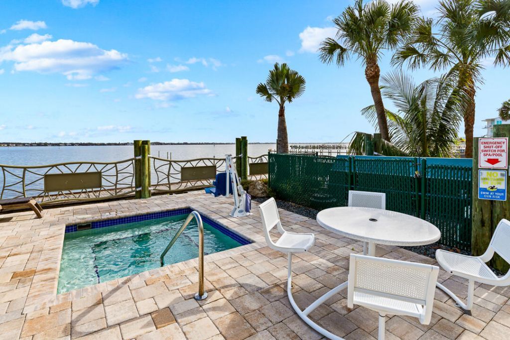 41 SW Seminole Street, Unit 307, Stuart, FL 34994 Photo