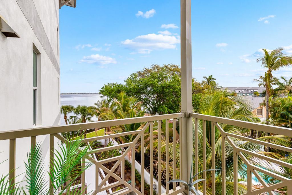 41 SW Seminole Street, Unit 307, Stuart, FL 34994 Photo