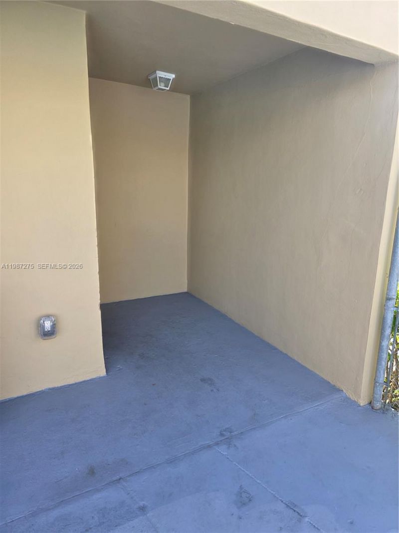 8615 NW 8th St, Unit 319, Miami, FL 33126 Photo