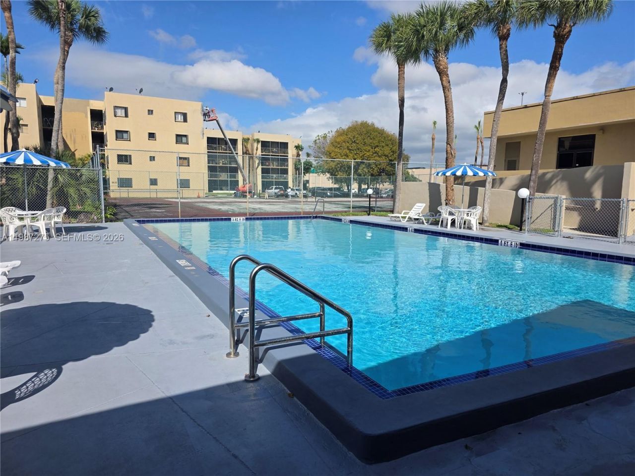 8615 NW 8th St, Unit 319, Miami, FL 33126 Photo