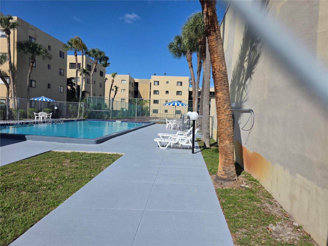 8615 NW 8th St, Unit 319, Miami, FL 33126 Photo