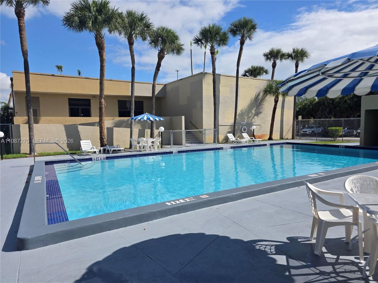 8615 NW 8th St, Unit 319, Miami, FL 33126 Photo