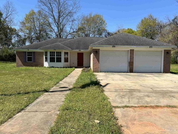 124 S Canoe Rd, Atmore, AL 36502