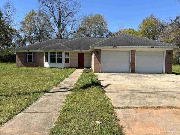 124 S Canoe Rd, Atmore, AL 36502