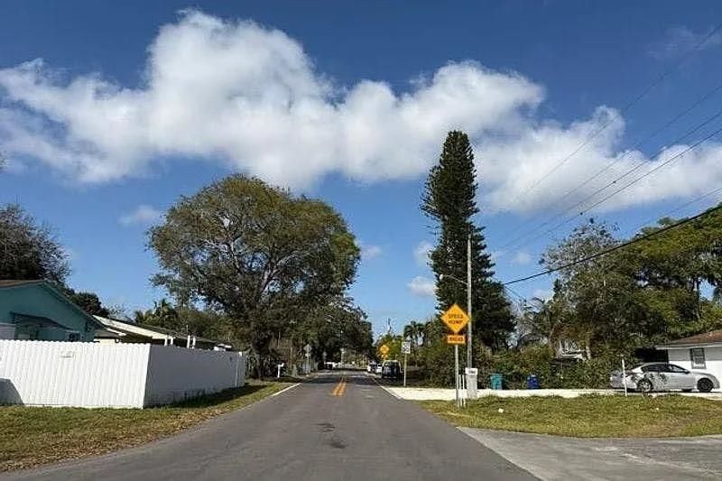 2045 NW 115th Street , Miami, FL 33167 Photo