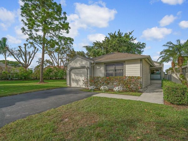2492 Bedford Mews Drive, Wellington, FL 33414