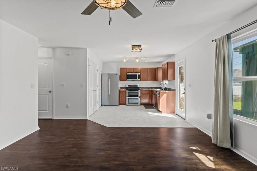 2719 NE 6th Pl, Cape Coral, FL 33909 Photo