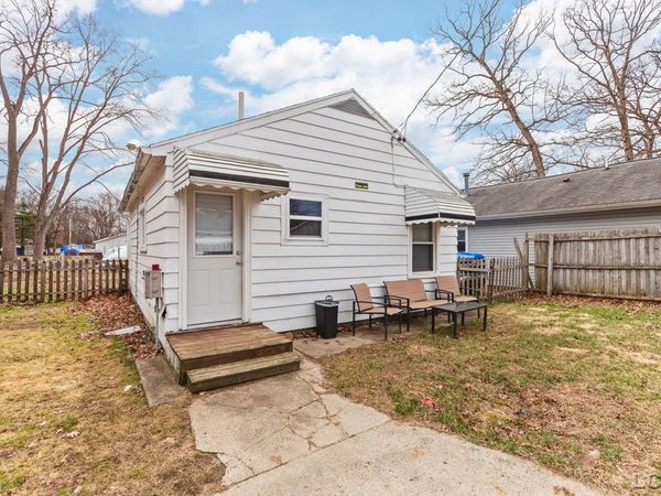 502 Wilbur , Brooklyn, MI 49230