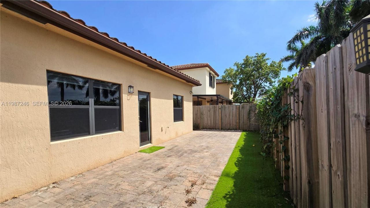 134 NE 23rd Ter, Homestead, FL 33033 Photo