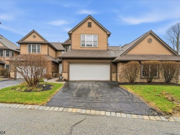 45 Bracken Hill Rd, Hardyston, NJ 07419