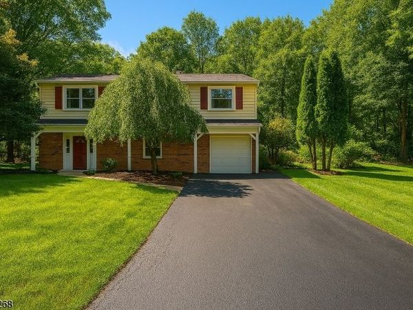 18 Byram Bay Rd, Hopatcong, NJ 07843