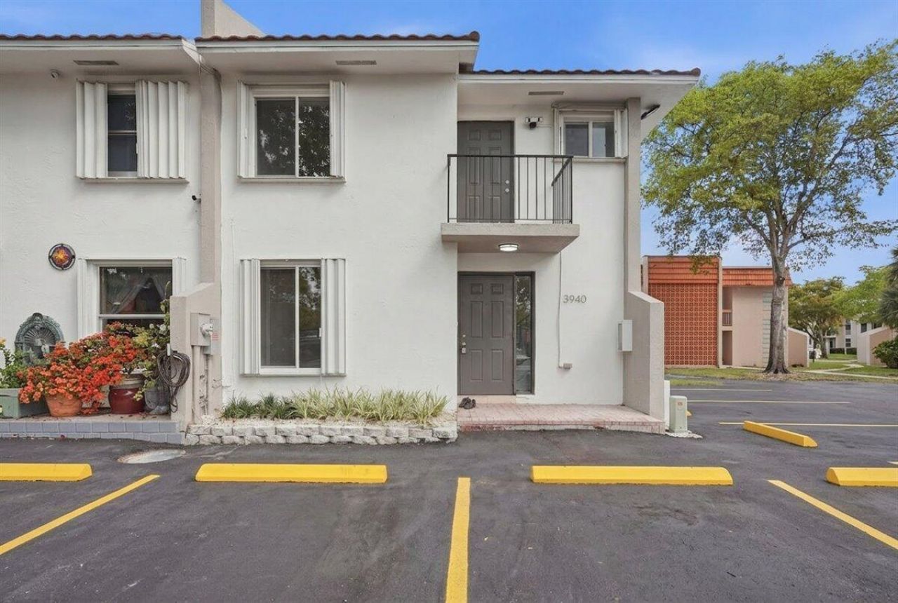 3940 NW 76th Terrace, Unit 3940, Davie, FL 33024 Photo